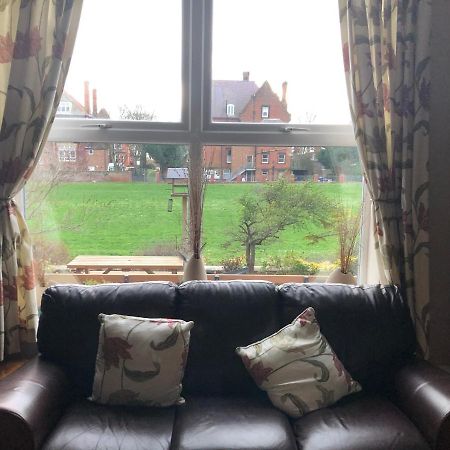 Kings Lodge Hotel Great Yarmouth Ngoại thất bức ảnh